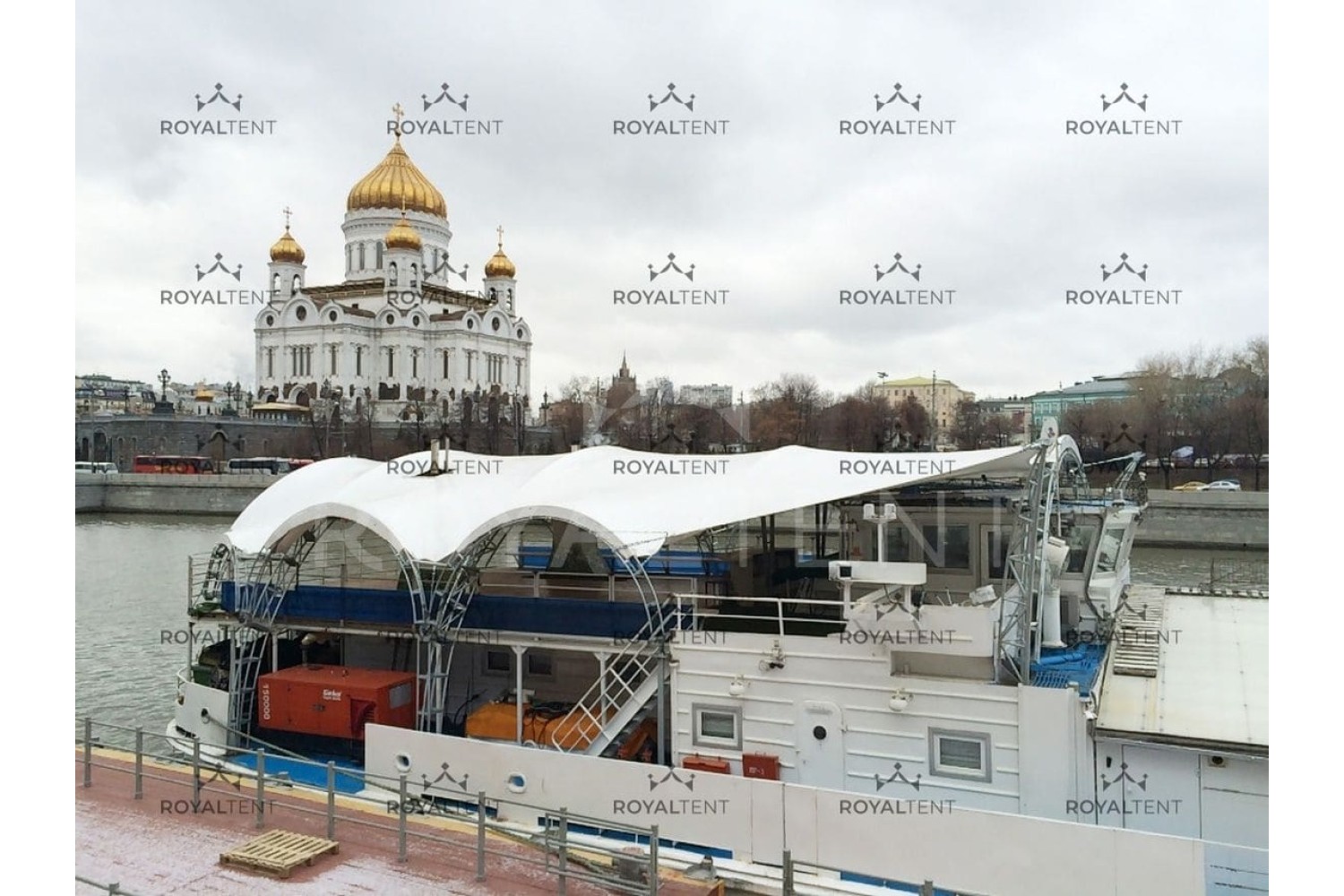 Установка эксклюзивного шатра на корабле «Ватель», г. Москва.